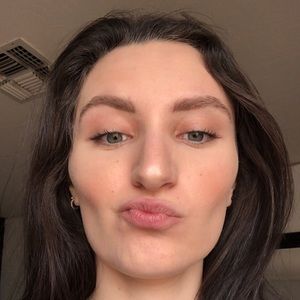 Meet your Posher, Eve